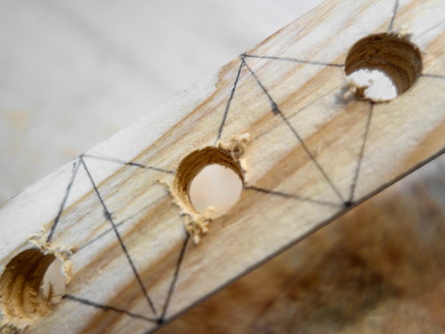 ステップドリルであけた穴の画像